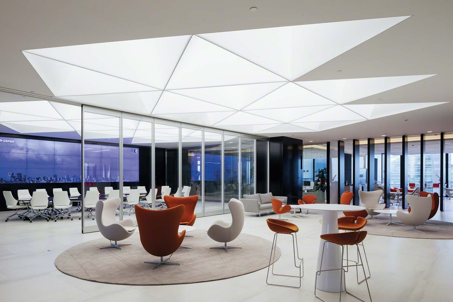 سقف باریسول در دکوراسیون داخلی؛ جذب‌کننده مشتری در طراحی رستوران